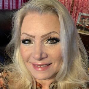 Meet your Posher, Charyl